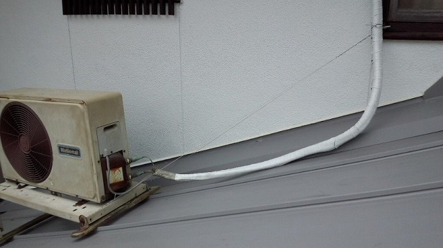 室外機を動かすことなく葺き替え完了